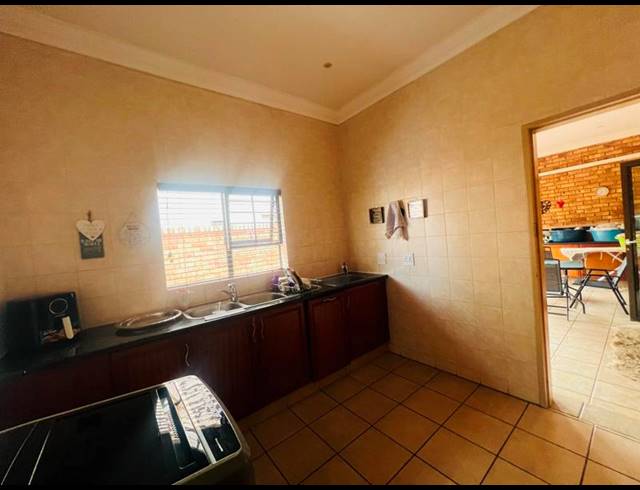 3 BEDROOM HOUSE FOR SALE IN NINAPARK